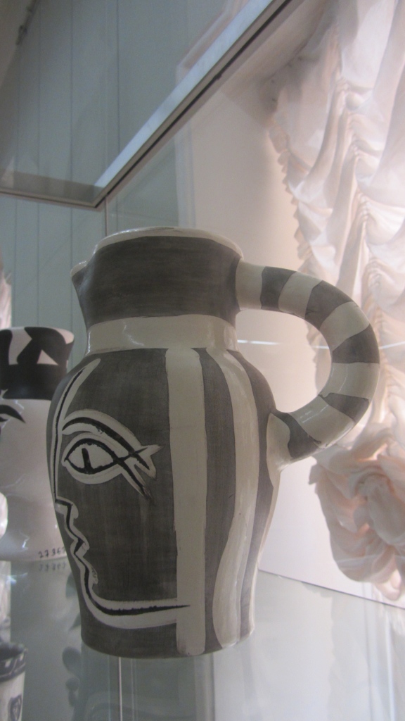 another of Picasso's jugs - I love art that you can use!